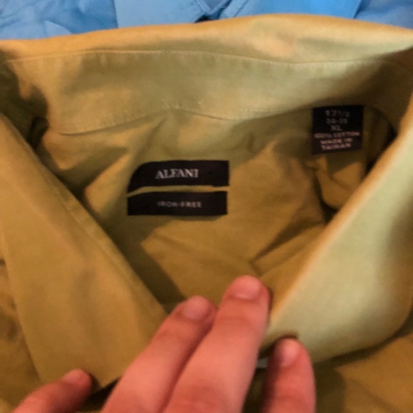 *Bundle* of 4 dress shirts! - Picture 3 of 5